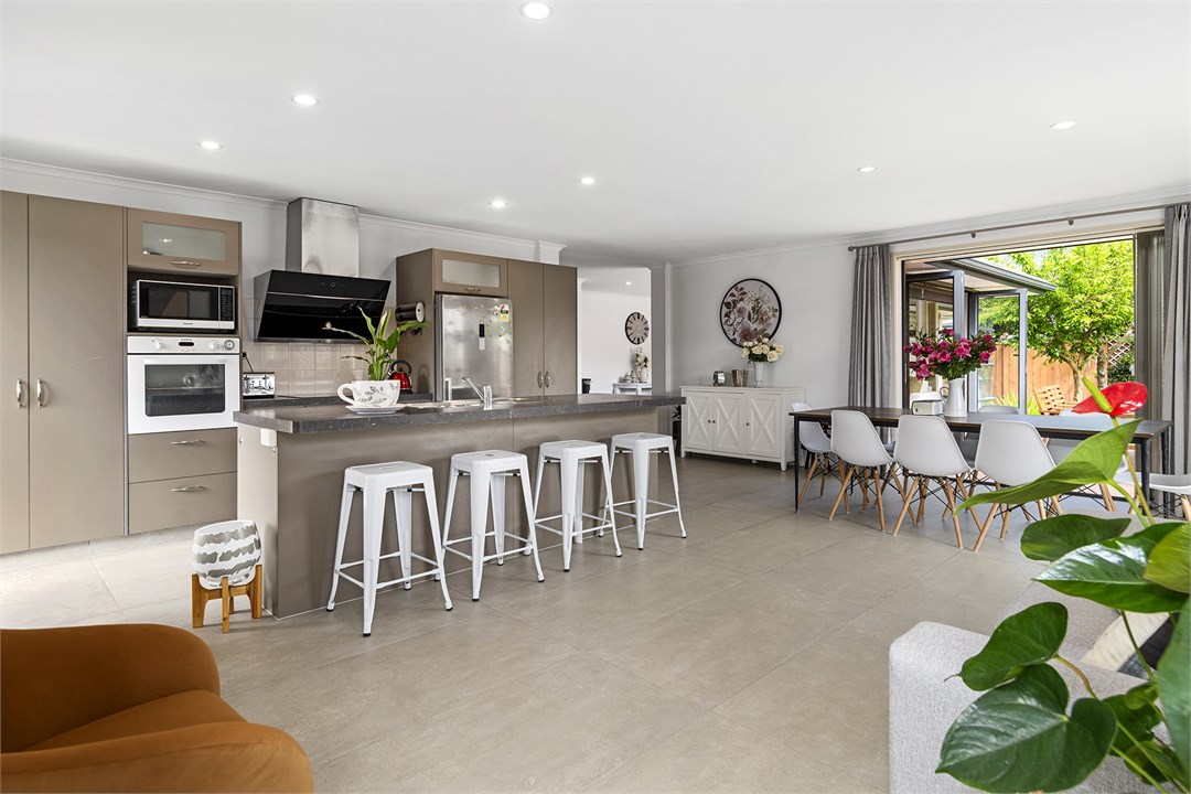 A Beach Hive at Papamoa Beach 4 bedrooms Papamoa Bach for rent