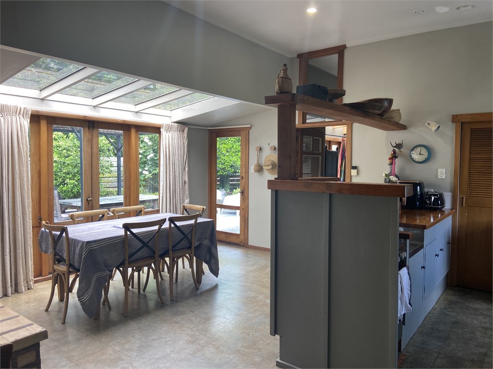 Kitchen /dining area