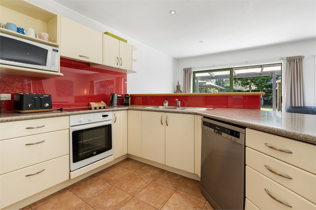 Dishwasher, Oven, Fridge and coffee machine