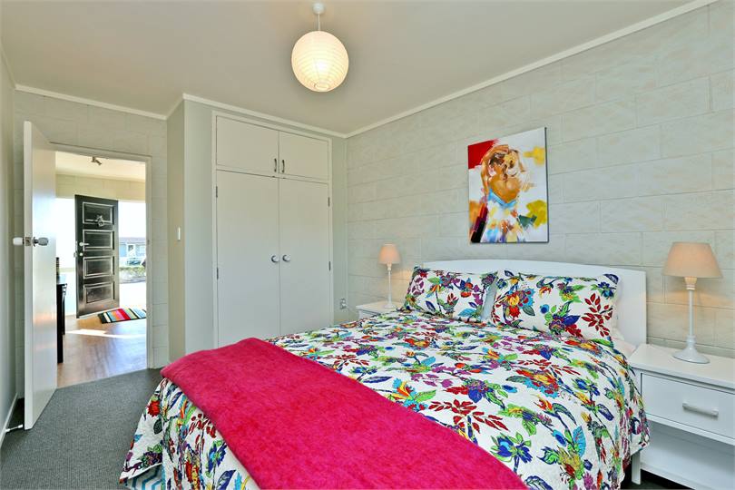 Queen bedroom downstairs