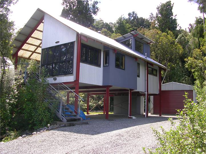 Deep Lead House Lake Brunner Holiday Home for rent Holiday Houses