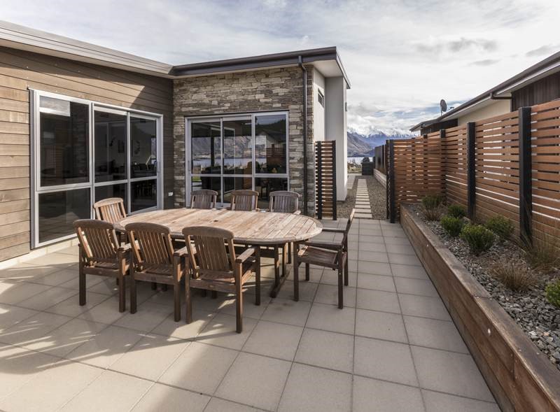 Front Sheltered Courtyard