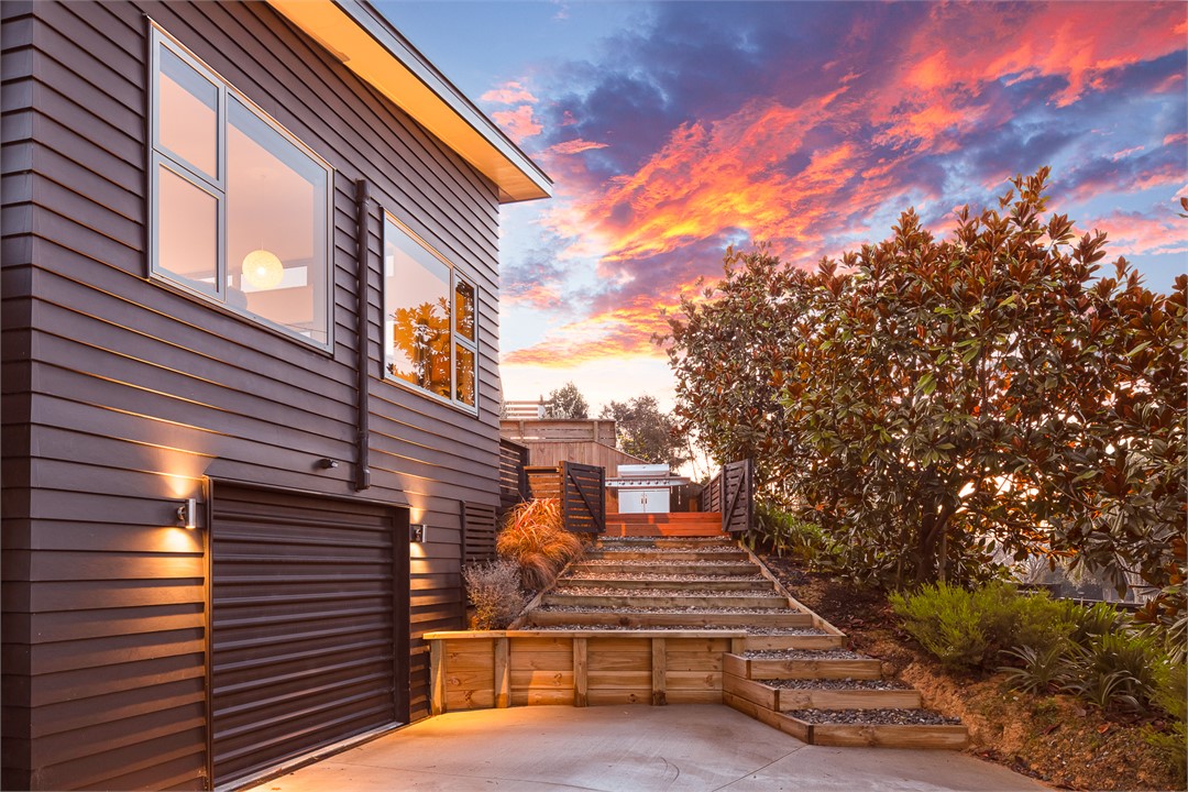 Black House Mapua Mapua Holiday Home for rent Holiday Houses