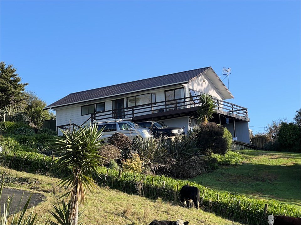 Palmers Holiday Home Kaiaua Beach House for rent Holiday Houses
