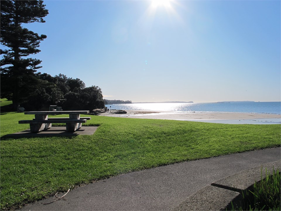 Beach Hideaway North Shore Short walk to Beach!! Murrays Bay