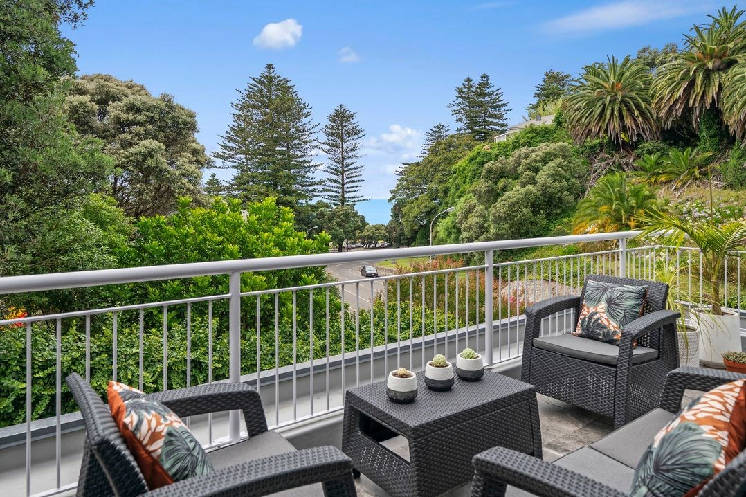 Hillcrest Hideaway (Bachcare) Napier Holiday Home for rent Holiday