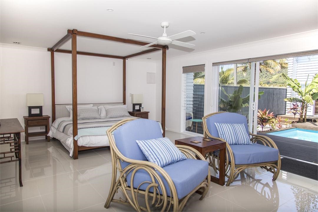 Bedroom 2 - super king 4 poster bed