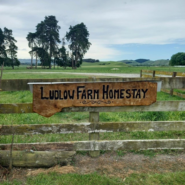 welcome sign to Ludlow Farmstay