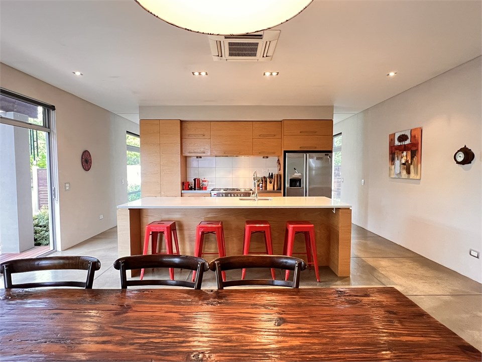 Dining table that seats 8 people