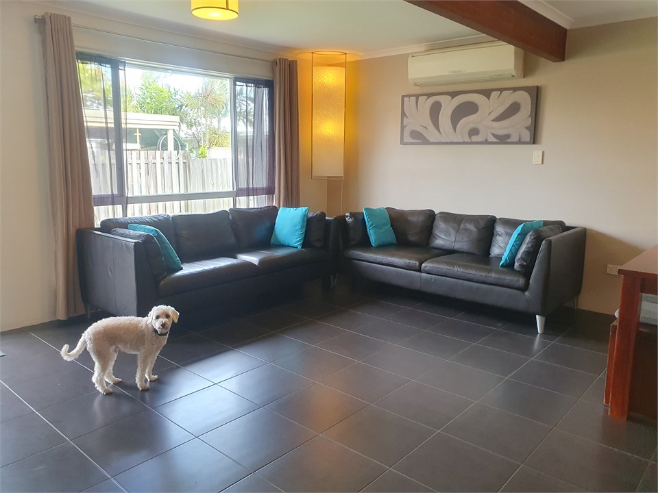 Living with comfy Leather sofas, 101cm TV, Dvd, Fi