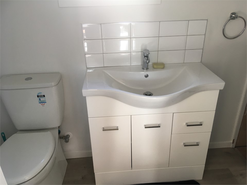 Sleep out bathroom - with shower