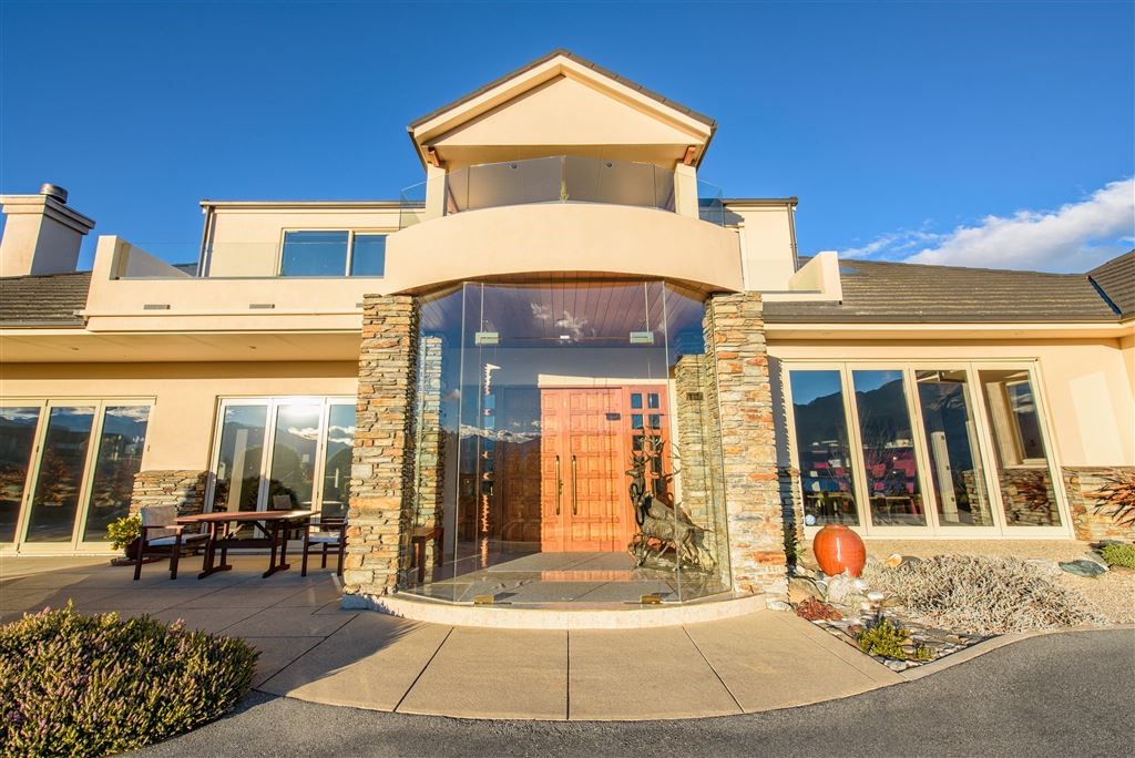 Wanaka Luxury Lakeview Villa Wanaka Villa for rent Holiday Houses