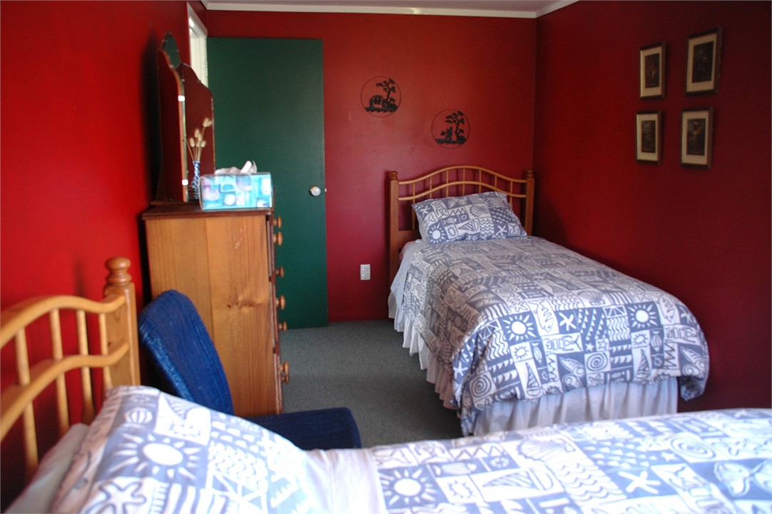 Bedroom 3   - twin beds