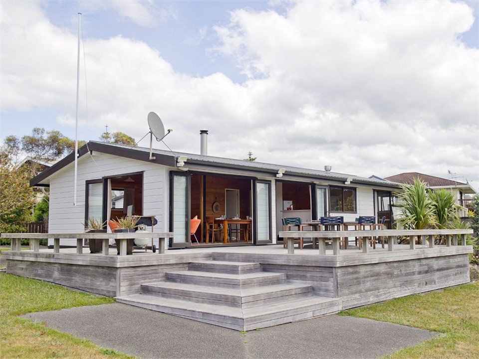 Pretty in Pauanui (Bachcare) Pauanui Bach for rent Holiday Houses
