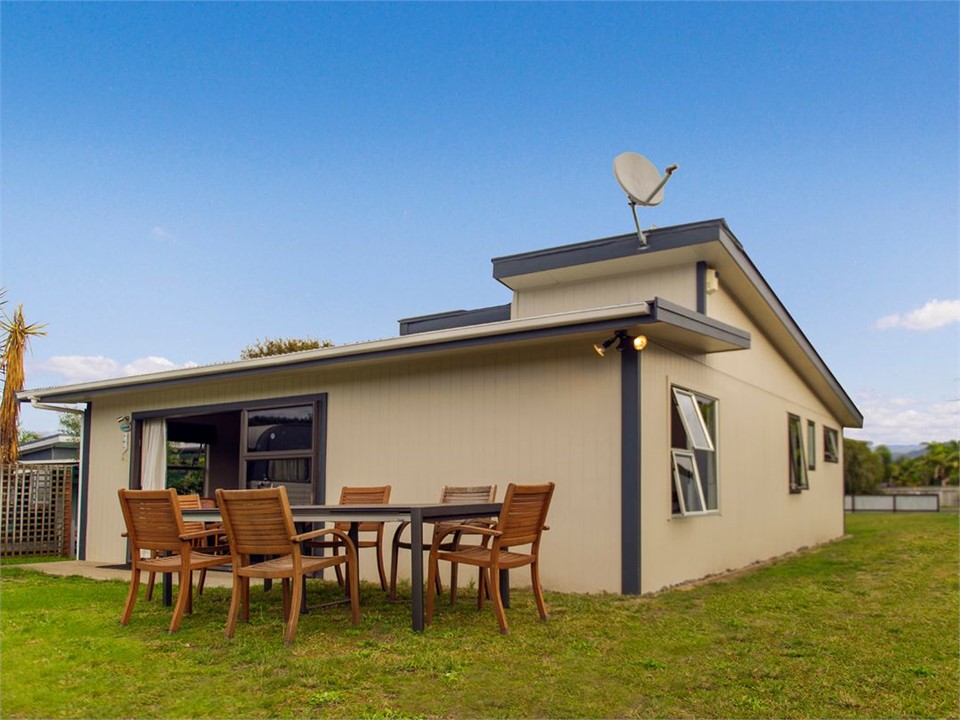 Hetherington Haven (Bachcare) Whangamata Bach for rent Holiday Houses