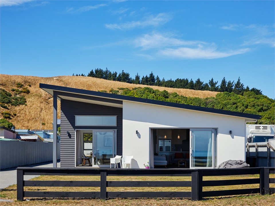 The Kaikoura Bach Retreat Kaikoura Holiday Home for rent Holiday Houses