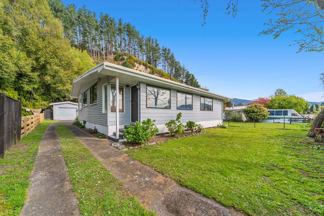 Gosling Cottage (Bachcare) Turangi Holiday Home for rent Holiday Houses