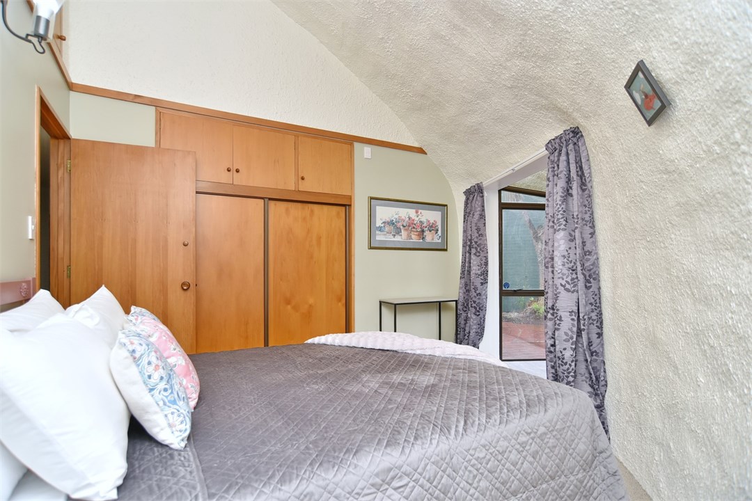 Bedroom 1 has a King bed