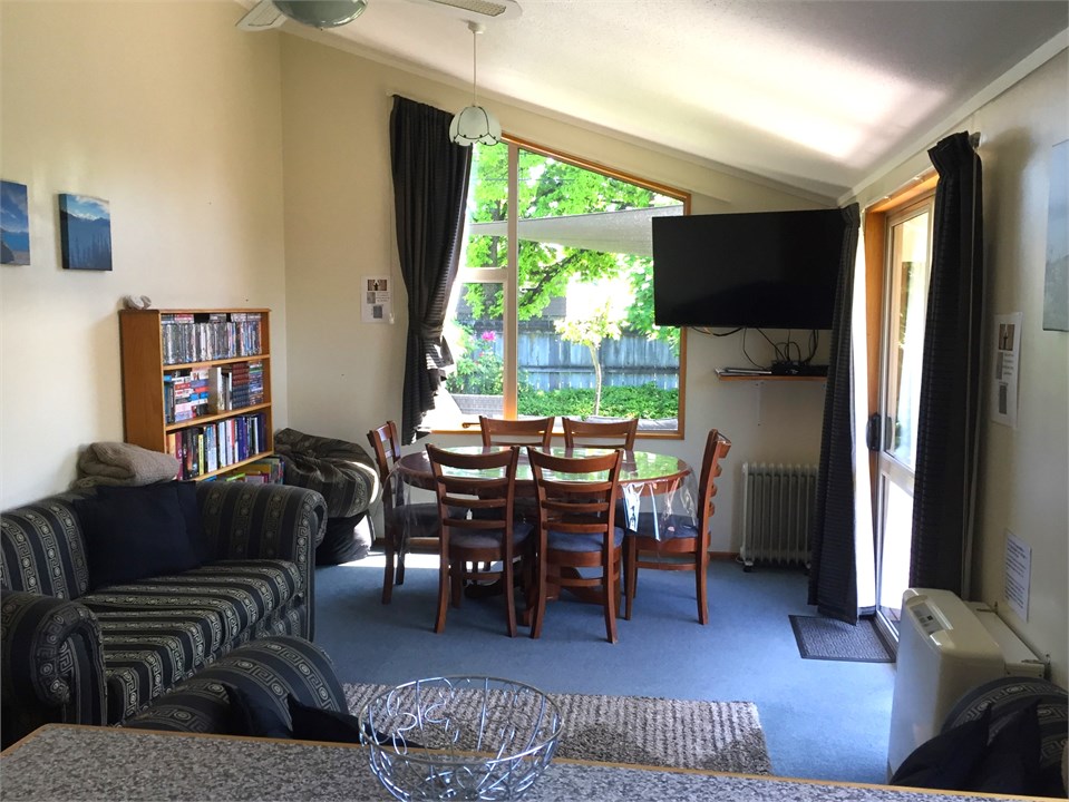 Open plan lounge, kitchen and dining room