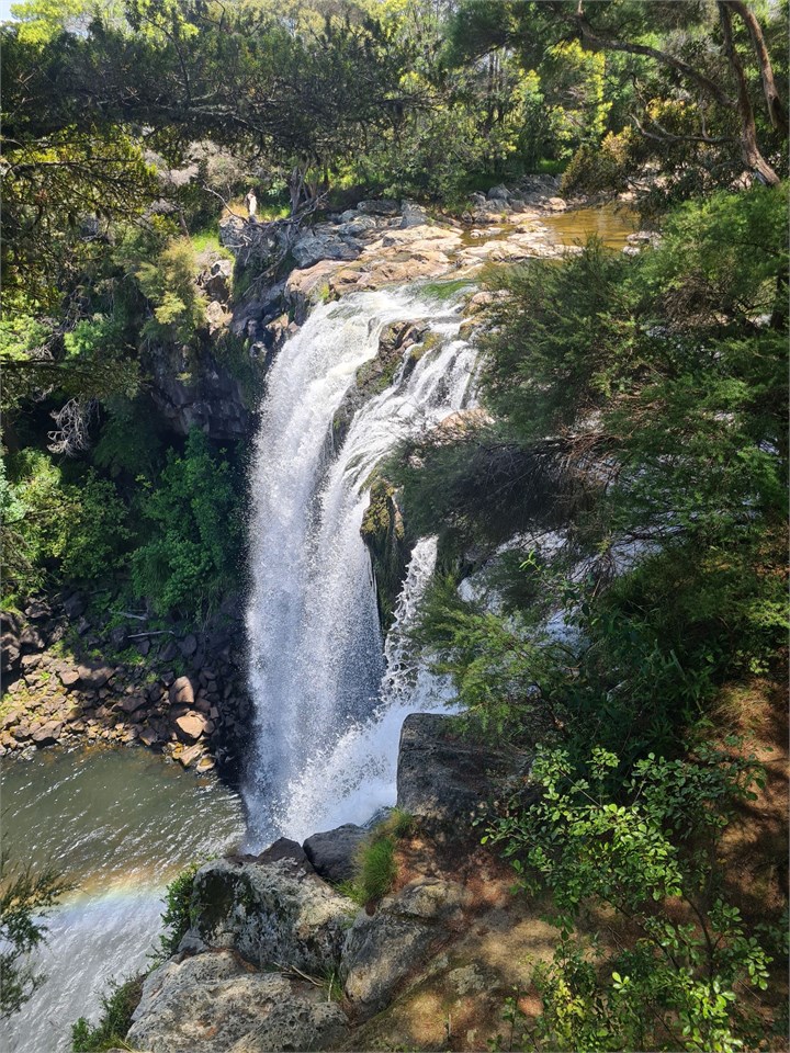 Rainbow Falls view from the top - park and walk