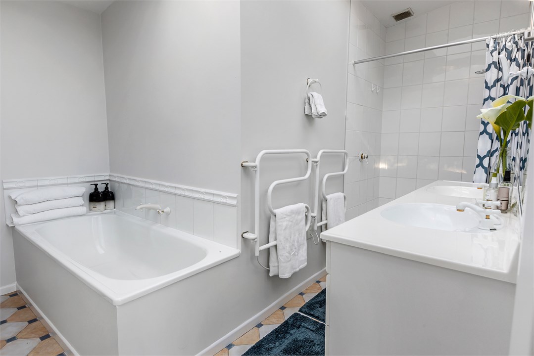 Ensuite Bathroom with Shower and Tub