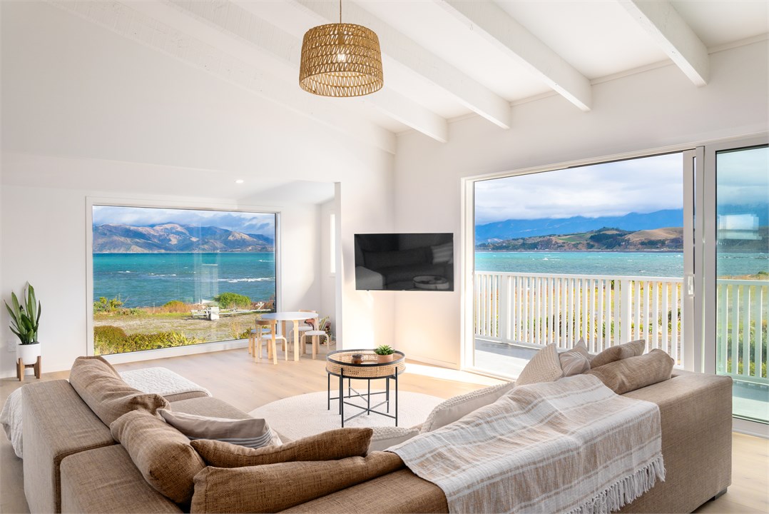 The Beachfront Escape Kaikoura Beach House for rent Holiday Houses