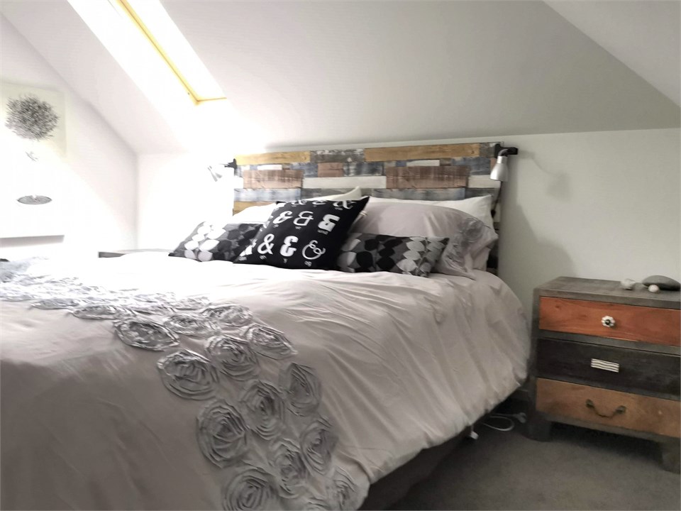 Second Bedroom (queen bed and single sofa bed)