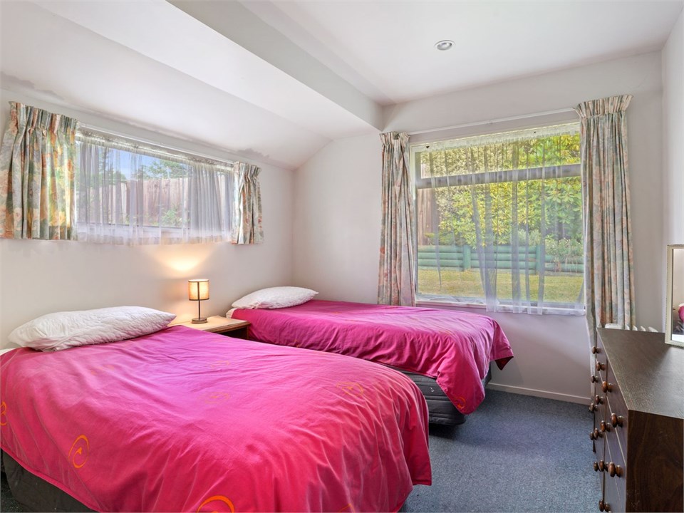 Bedroom 3 - two singles