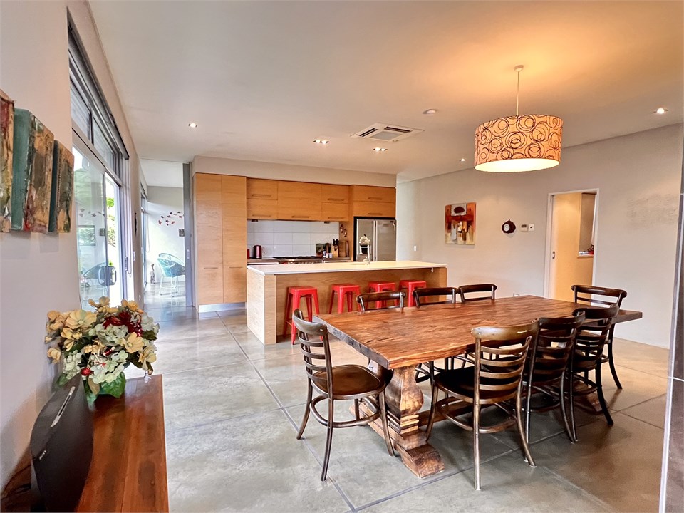 Dining table that seats 8 people