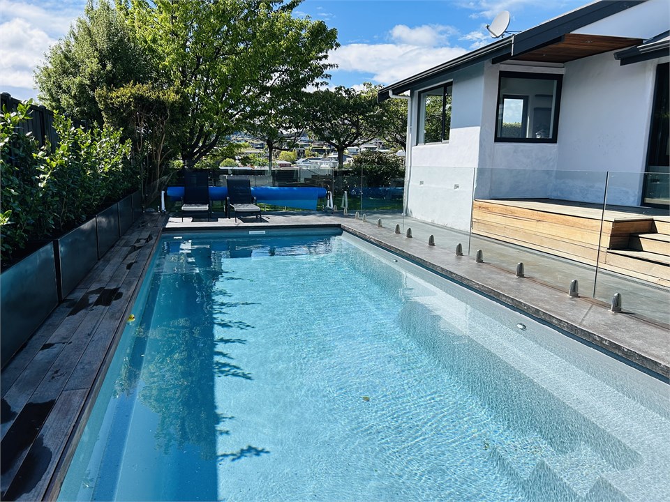 9m Swimming pool with outdoor seating