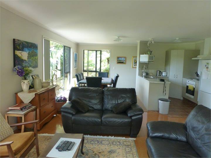 Lounge towards KItchen