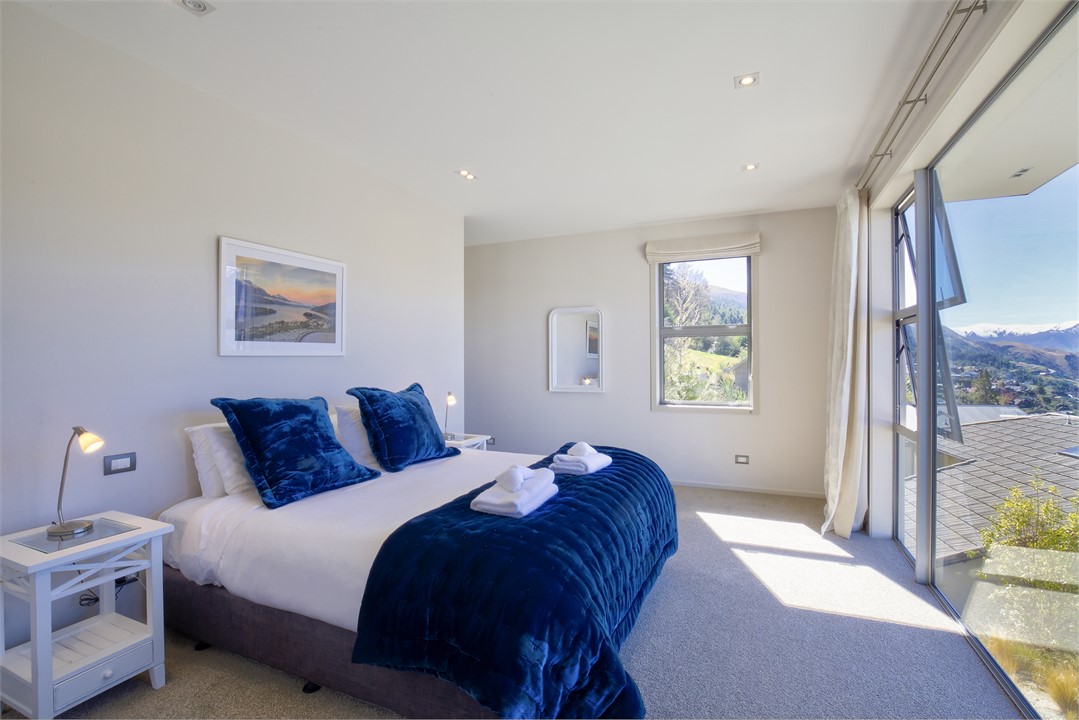 Master bedroom - Super King bed