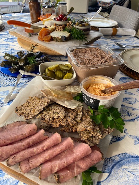 Create your food - big dining table