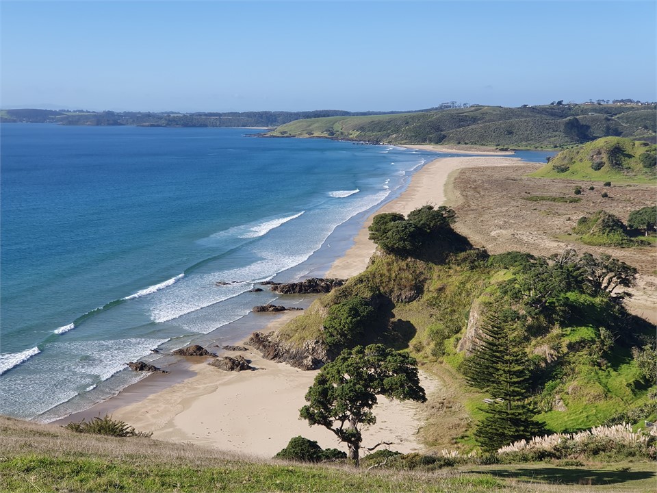 Stunning deserted sandy beaches a short paddle dow