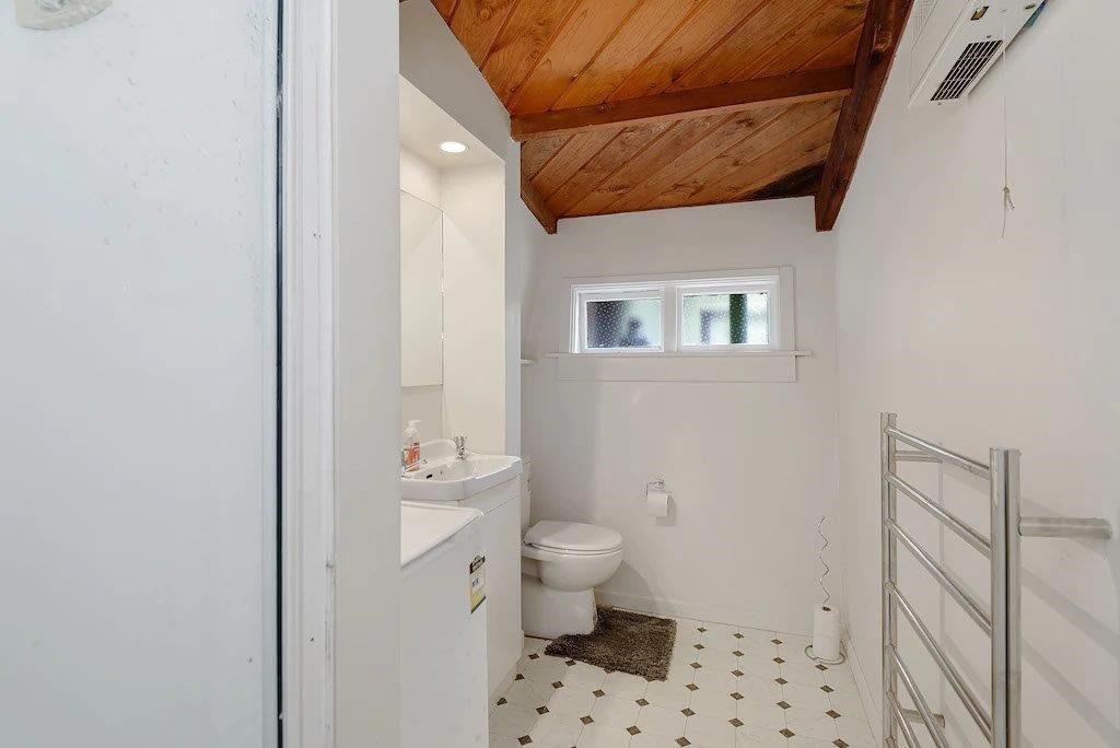 Upstairs bathroom