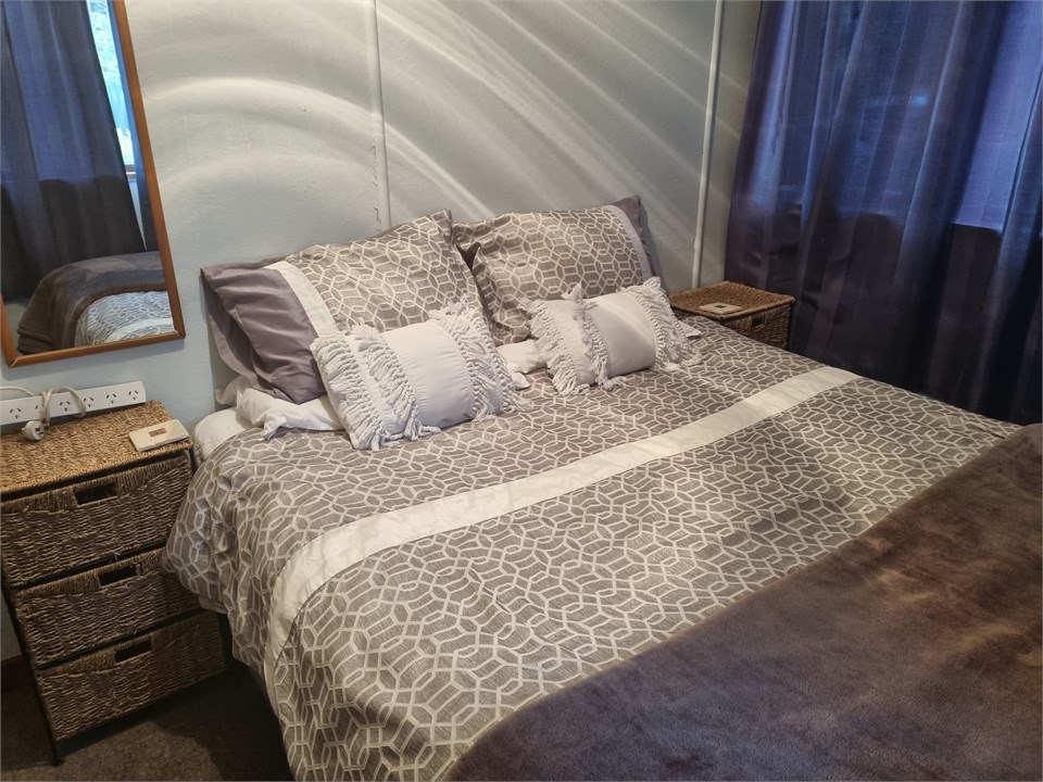 Second Bedroom- Queen Bed