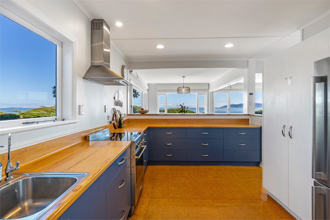 Full Kitchen with everything you need to cook