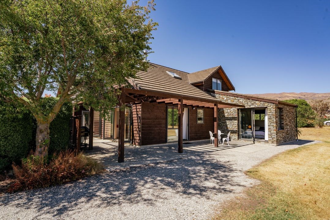 Heritage Villa 10 (Bachcare) Wanaka Holiday Home for rent Holiday