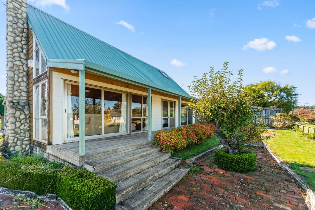 Lockwood Views Taupo Holiday Home Lake Taupo Holiday Home for rent