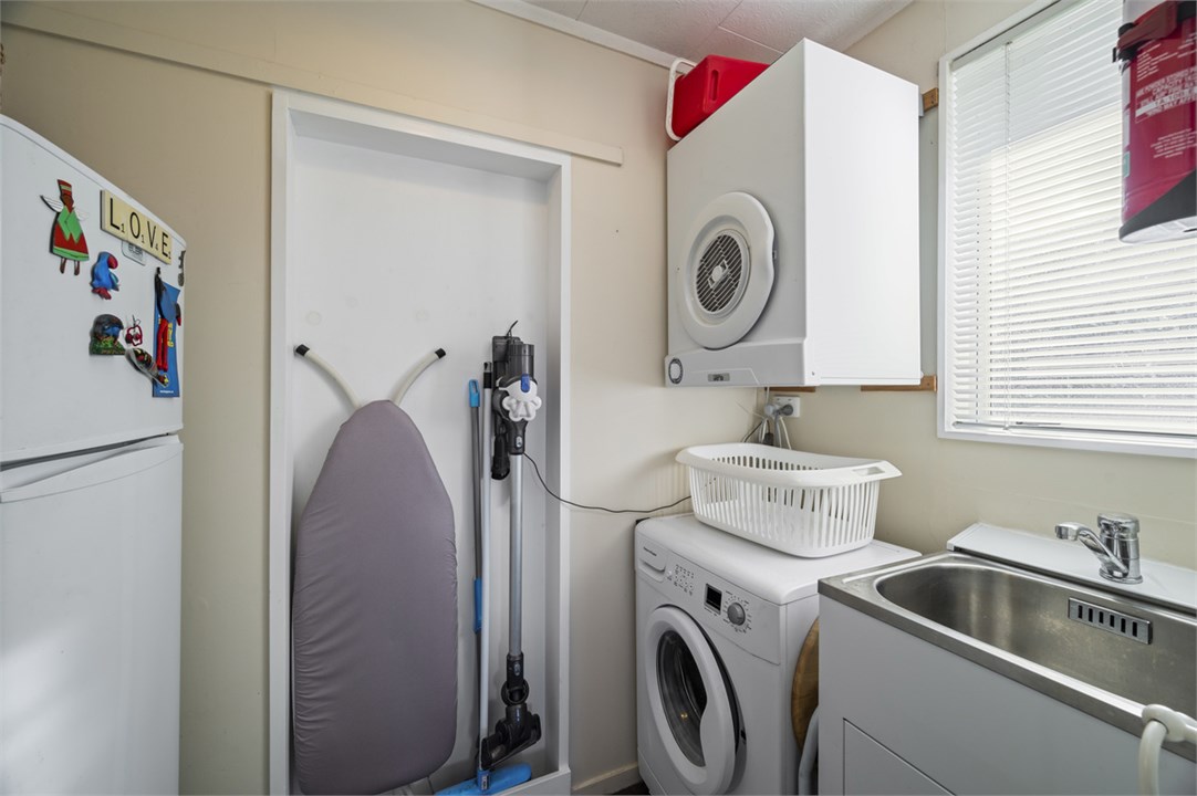 Laundry with washing machine & dryer