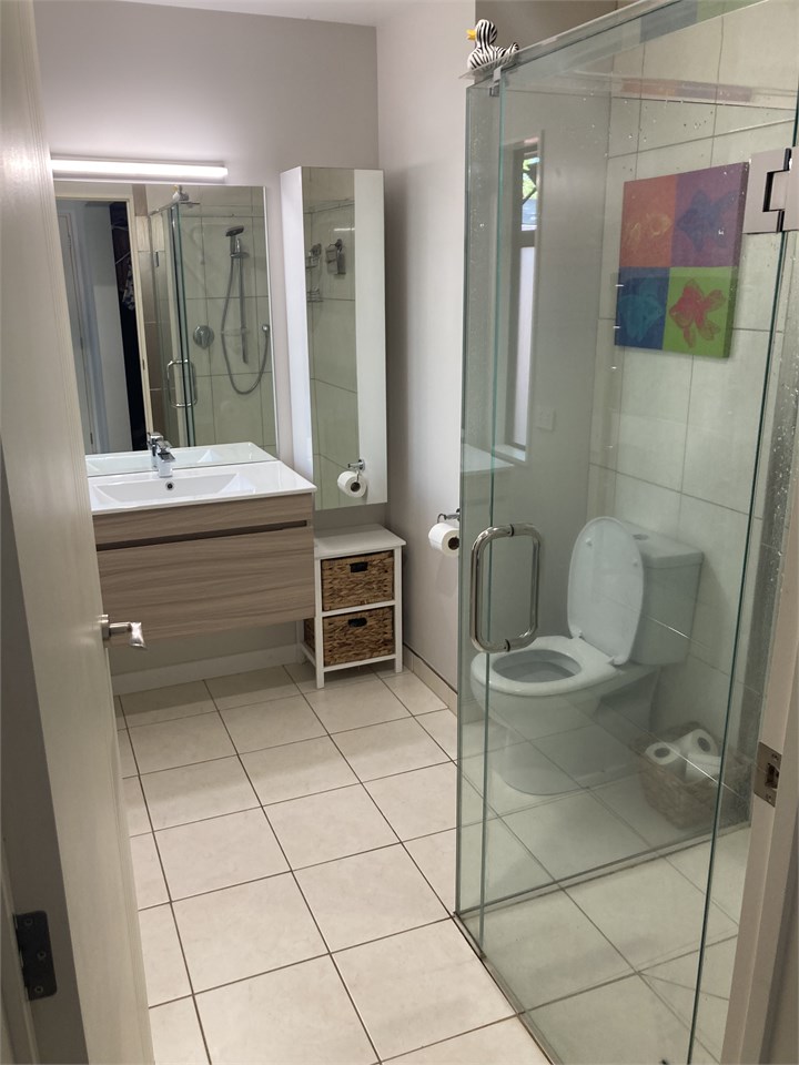 Master bedroom ensuite