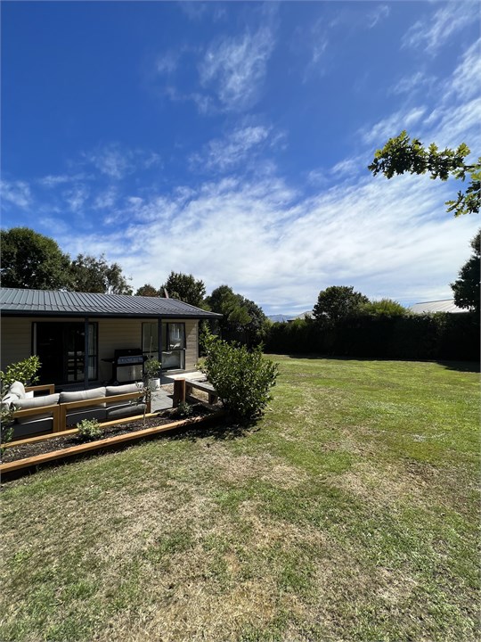 The Bach South Bay Kaikoura Beach House for rent Holiday Houses