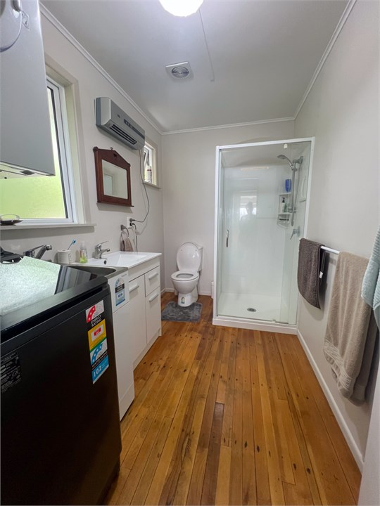 Bathroom/laundry