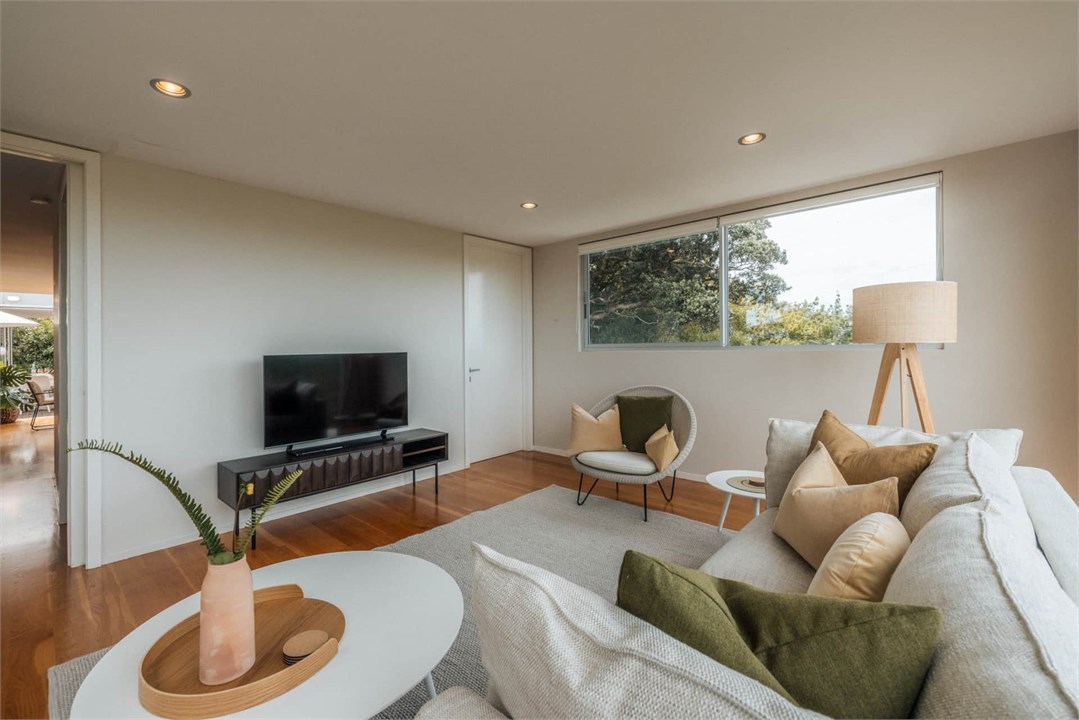 Second Lounge and TV Room