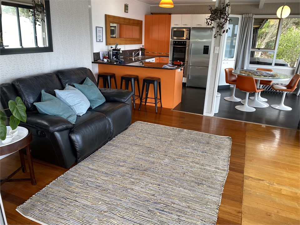 Lounge and kitchen downstaris