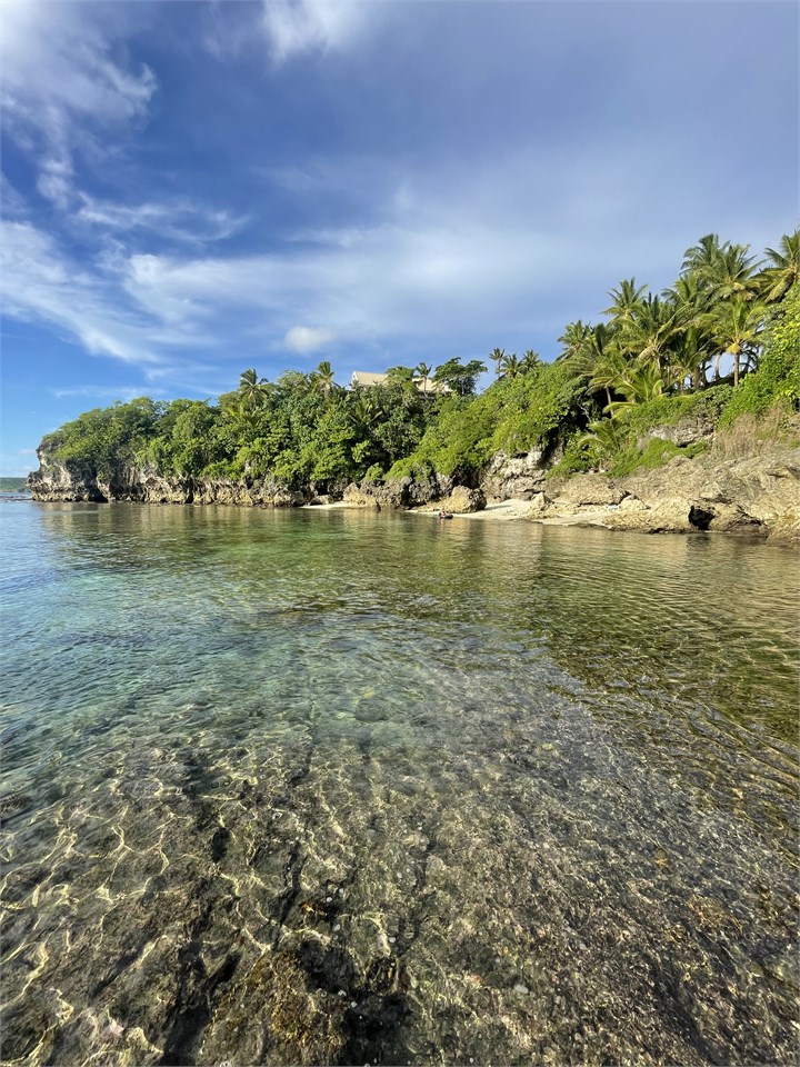 Utuko, across the road