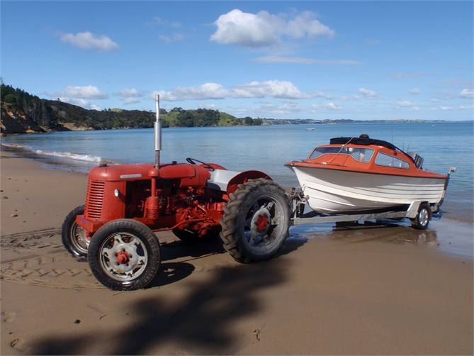 Short walk to HiHi Beach and boat ramp