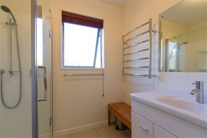 Ensuite [ main bedroom]