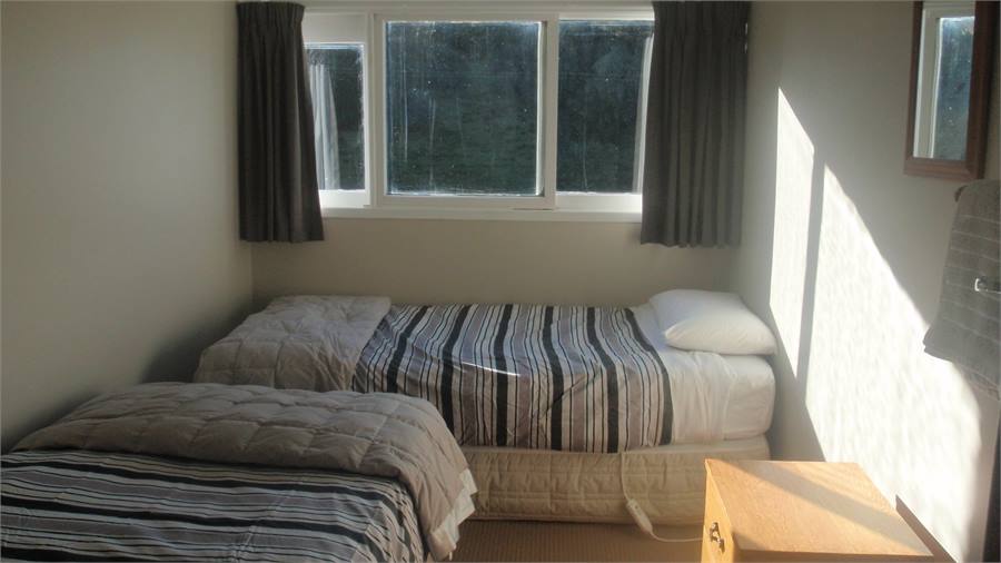 Twin king single bedroom