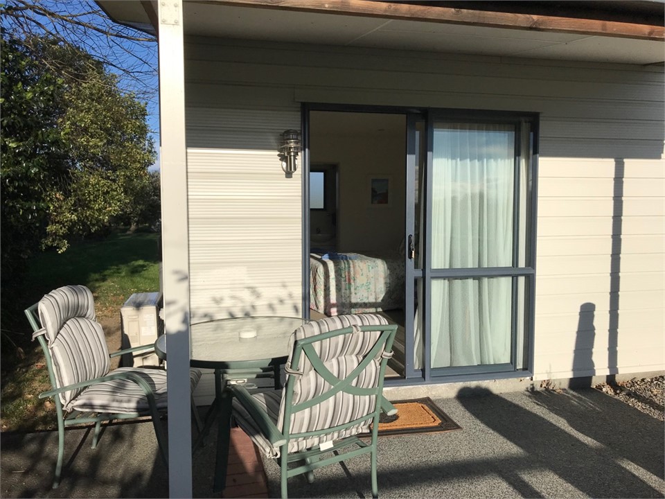 King Studio Unit Courtyard